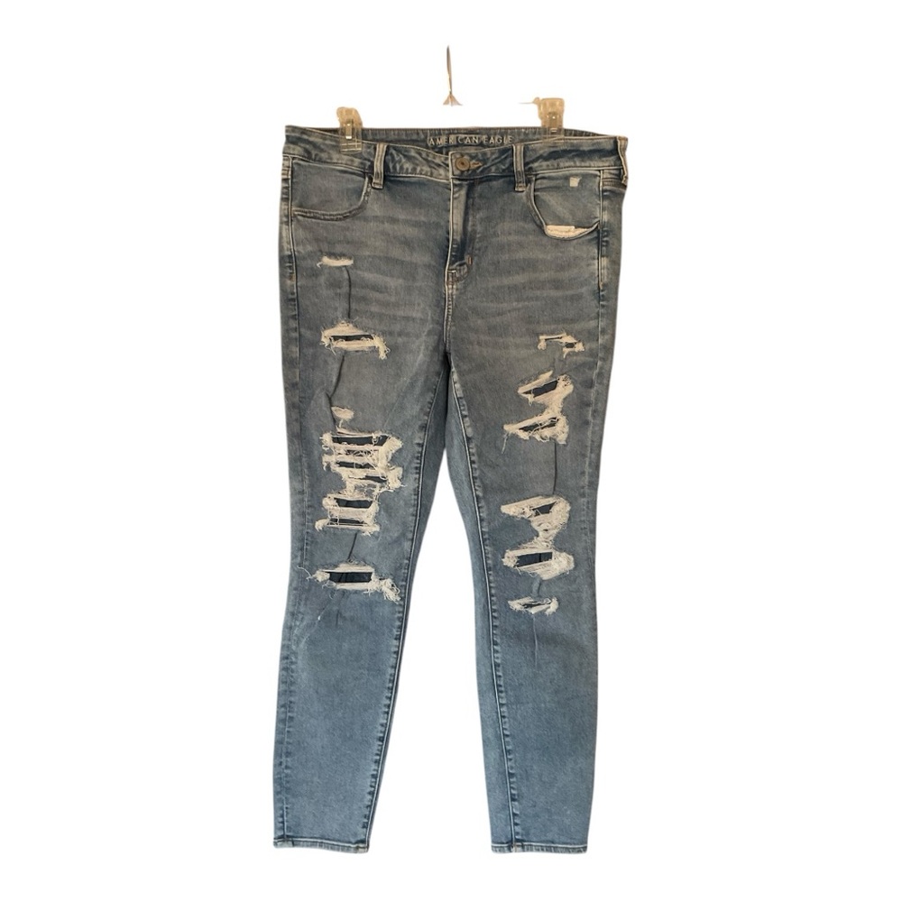 American Eagle Women's Distressed Blue Jeans